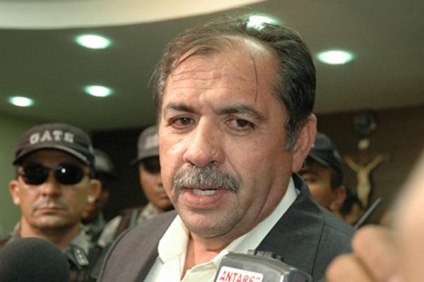 Ex-coronel Correia Lima é beneficiado com saidinha do Dia dos Pais